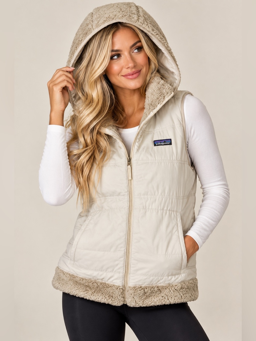 Patagonia Los Gatos Reversible Hooded Vest Women’s Cream Tan Sherpa Fleece M